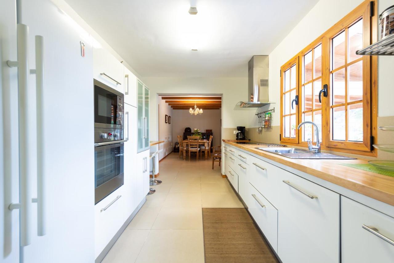 5Br Home - Pool Parking & Tennis Court Лас-Пальмас-де-Гран-Канария Экстерьер фото